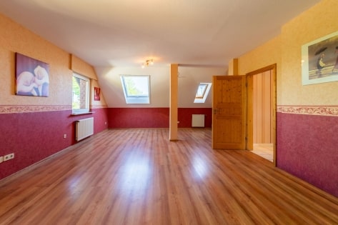 133 m� Familiengl�ck: Einfamilienhaus mit Garten, Hof & Garage