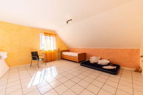 133 m� Familiengl�ck: Einfamilienhaus mit Garten, Hof & Garage