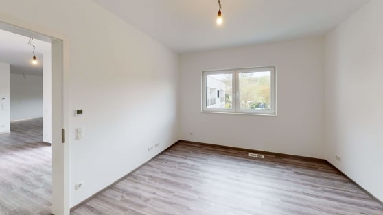 Angeboten wird diese neuwertige Eigentumswohnung in zeitgemer Architektur
