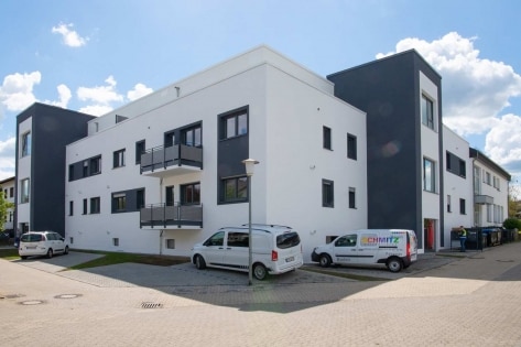 Angeboten wird diese neuwertige Eigentumswohnung in zeitgemer Architektur