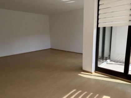 Attraktive Eigentumswohnung mit Balkon, Aufzug & Tiefgaragenstellplatz