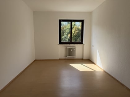 Attraktive Eigentumswohnung mit Balkon, Aufzug & Tiefgaragenstellplatz