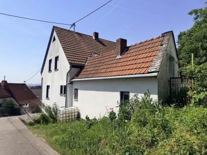 Attraktiver Einstiegspreis in Gladbach: Freistehendes Eigenheim mit gro�em Grundst�ck und vielseitigen Perspektiven
