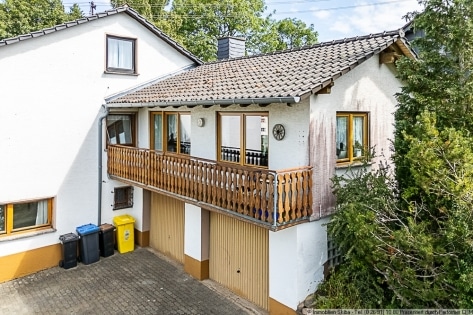 Aussicht in erhhter Lage: Einfamilienhaus mit Einliegerwohnung Nhe Nrburgring