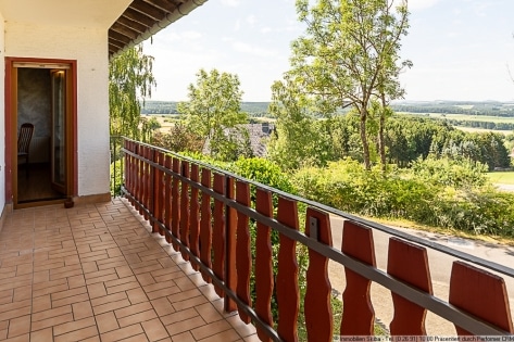 Aussicht in erhhter Lage: Einfamilienhaus mit Einliegerwohnung Nhe Nrburgring