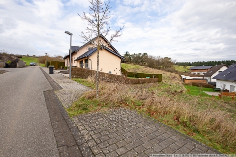 Baugrundstck am Ortsrand von Boos - Leben in der Vordereifel mit Aussicht ins Grne