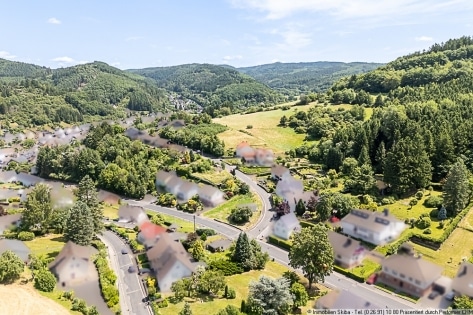 Baugrundstck mit Ausblick ins Grne oberhalb von Adenau
