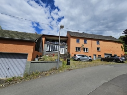 Bed & Breakfast (ehemalige Gastst�tte) mit 4 G�stezimmern, gro�em Saal, Terrasse und 3 Garagen
