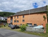 Bed & Breakfast (ehemalige Gastst�tte) mit 4 G�stezimmern, gro�em Saal, Terrasse und 3 Garagen