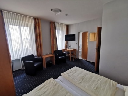 Beliebtes Hotel-Restaurant (33 Betten) in zentraler Lage in der Vulkaneifel (Mietkauf m�glich)