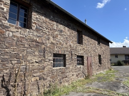 Charmantes Bruchstein-Bauernhaus mit gro�er Scheune direkt am Nationalpark Eifel