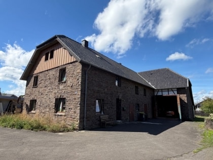 Charmantes Bruchstein-Bauernhaus mit gro�er Scheune direkt am Nationalpark Eifel