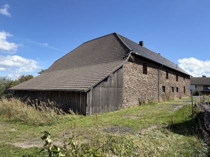 Charmantes Bruchstein-Bauernhaus mit gro�er Scheune direkt am Nationalpark Eifel