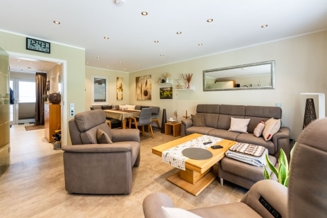 Design, Komfort und Energieeffizienz in perfekter Harmonie - Doppelhaush�lfte in Grafschaft-B�lingen