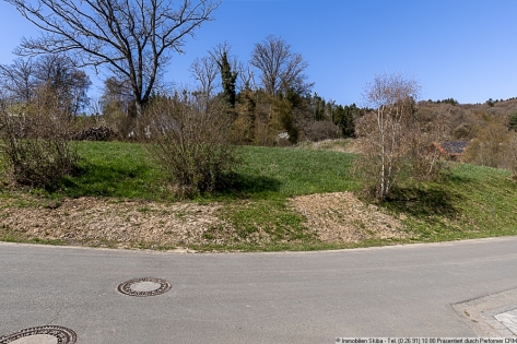 Eck-Baugrundst�ck mit Ausblick in Antweiler an der Ahr in der Eifel