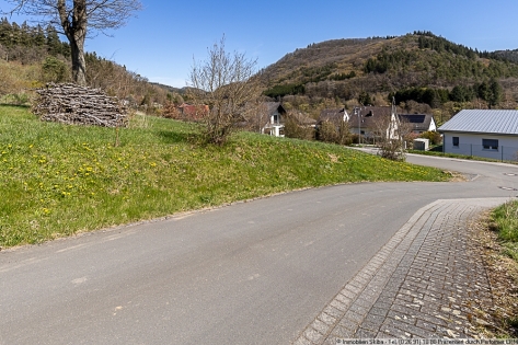 Eck-Baugrundst�ck mit Ausblick in Antweiler an der Ahr in der Eifel