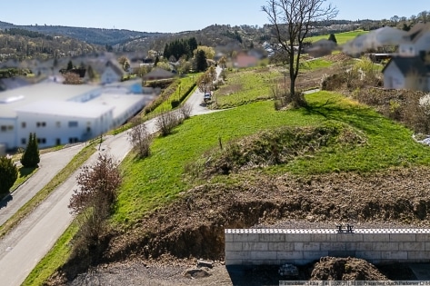Eck-Baugrundst�ck mit Ausblick in Antweiler an der Ahr in der Eifel
