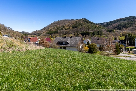 Eck-Baugrundst�ck mit Ausblick in Antweiler an der Ahr in der Eifel