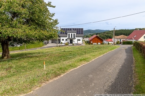 Eck-Baugrundstck mit Blick in die Eifel-Wlder: Leben in Wimbach bei Adenau