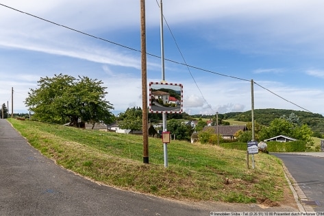 Eck-Baugrundstck mit Blick in die Eifel-Wlder: Leben in Wimbach bei Adenau