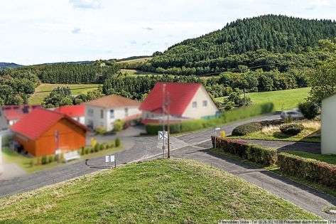 Eck-Baugrundstck mit Blick in die Eifel-Wlder: Leben in Wimbach bei Adenau
