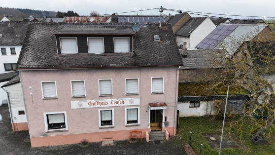 Ehem. Gasthaus mit Betreiberwohnung in Ortslage der Gemeinde Kail