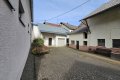 Ehemaliges Bauernhaus mit Garage, Scheunen und Innenhof in der Vulkaneifel