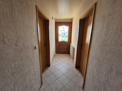 Ehemaliges Bauernhaus mit angrenzender Weide- und Baufl�che in ruhiger, l�ndlicher Lage