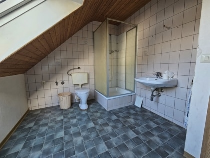 Ehemaliges Bauernhaus mit angrenzender Weide- und Baufl�che in ruhiger, l�ndlicher Lage