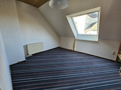 Ehemaliges Bauernhaus mit angrenzender Weide- und Baufl�che in ruhiger, l�ndlicher Lage