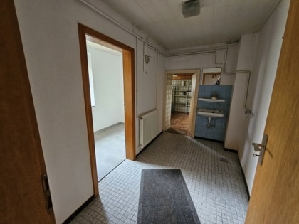 Ehemaliges Bauernhaus mit angrenzender Weide- und Baufl�che in ruhiger, l�ndlicher Lage