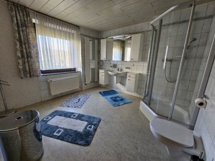 Ehemaliges Bauernhaus mit angrenzender Weide- und Baufl�che in ruhiger, l�ndlicher Lage