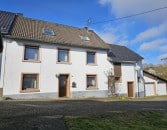 Ehemaliges Bauernhaus mit angrenzender Weide- und Baufl�che in ruhiger, l�ndlicher Lage