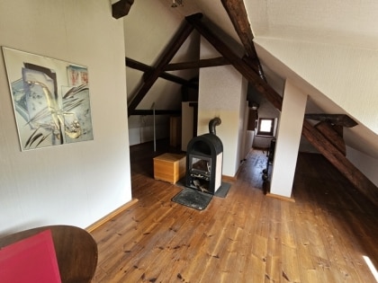 Ehemaliges Bauernhaus mit groer Scheune in ruhiger Dorflage