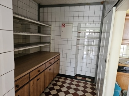 Ehemaliges Bauernhaus mit groer Scheune in ruhiger Dorflage
