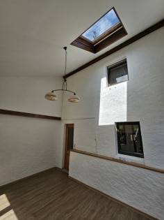 Ehemaliges Bauernhaus mit groer Scheune in ruhiger Dorflage