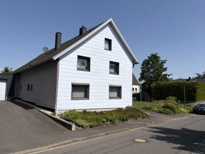 Ehemaliges Fachwerk-Bauernhaus mit gro�er Scheune, Ausbaupotential und 1560 m� Grundst�ck (Bauland)