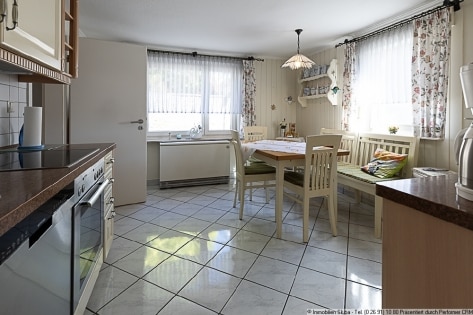 Eifel-Bauernhaus mit Nebengeb�ude und Garten in Barweiler, N�he N�rburgring