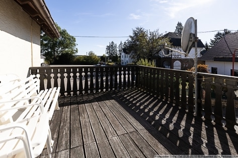 Eifel-Bauernhaus mit Nebengeb�ude und Garten in Barweiler, N�he N�rburgring