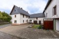Eifel-Bauernhaus mit gro�er Scheune und Nebengeb�uden in Blankenheim-H�ngersdorf