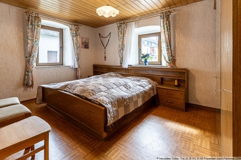 Eifel-Bauernhaus mit gro�er Scheune und Nebengeb�uden in Blankenheim-H�ngersdorf