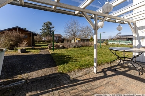 Eifler Bauernhaus mit Nebengeb�uden und gro�em Garten