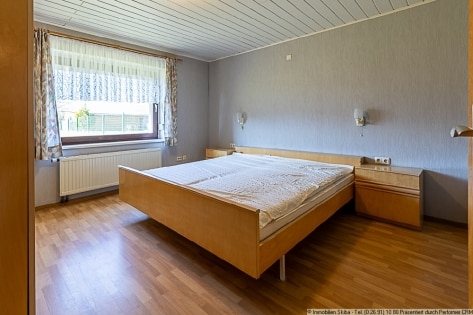 Eifler Bauernhaus mit Nebengeb�uden und gro�em Garten