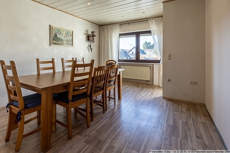 Eifler Bauernhaus mit Nebengeb�uden und gro�em Garten