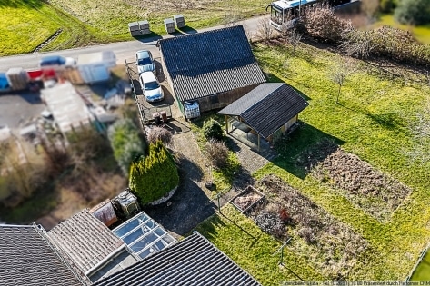 Eifler Bauernhaus mit Nebengeb�uden und gro�em Garten