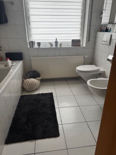 Eigentumswohnung in Sankt Sebastian,
3 Zimmer, gro�er Balkon, Carport und Stellplatz