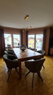Eigentumswohnung in Sankt Sebastian,
3 Zimmer, gro�er Balkon, Carport und Stellplatz