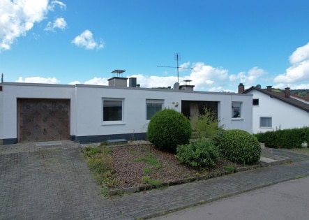 Eigentumswohnung mit groem berdachten Balkon, herrlicher Aussicht und Garage
