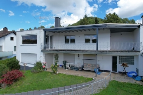 Eigentumswohnung mit groem berdachten Balkon, herrlicher Aussicht und Garage