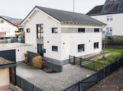 Ein Haus, das mitdenkt - modern, effizient und bereit f�r morgen...neuwertiges Einfamilienhaus in Neuwied-Oberbieber